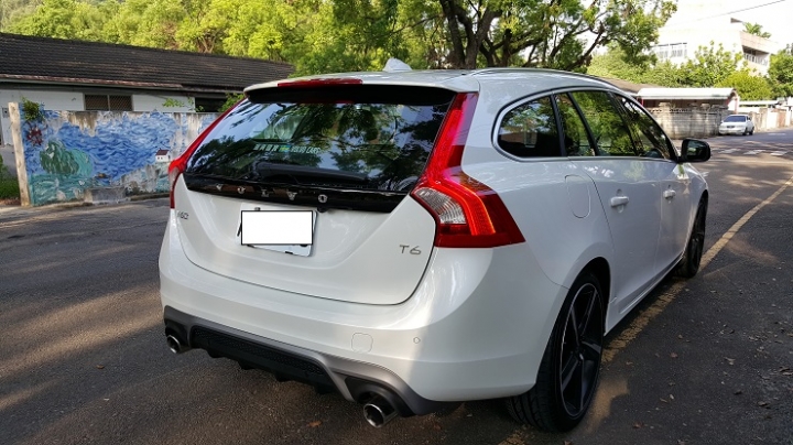 【抓不住的 306hp,沒事 ! 別試 ! 】V60 T6 R-Design