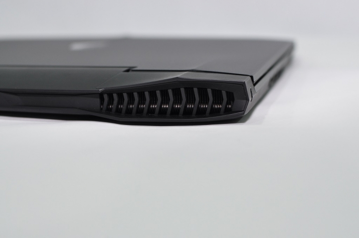 AORUS X3 Plus V3散熱能力令人驚艷的小霸王開箱分享