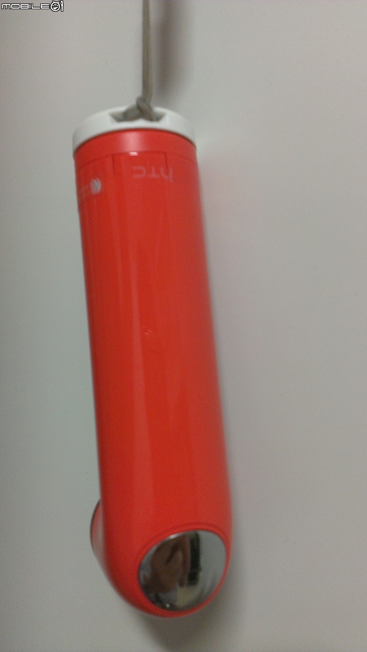 HTC RE 裂痕又來了,橘色也是會裂,買了活受罪,HTC只會講人損,要你吞下去 (9/16已更換re)