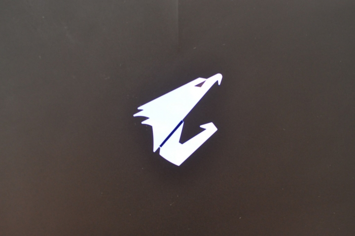 AORUS X3 Plus V3散熱能力令人驚艷的小霸王開箱分享