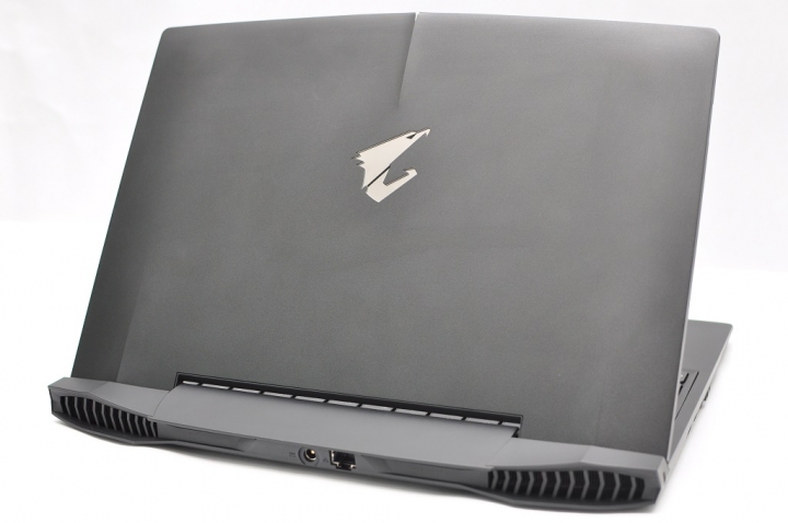 AORUS X3 Plus V3散熱能力令人驚艷的小霸王開箱分享