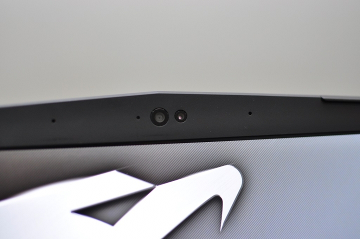 AORUS X3 Plus V3散熱能力令人驚艷的小霸王開箱分享