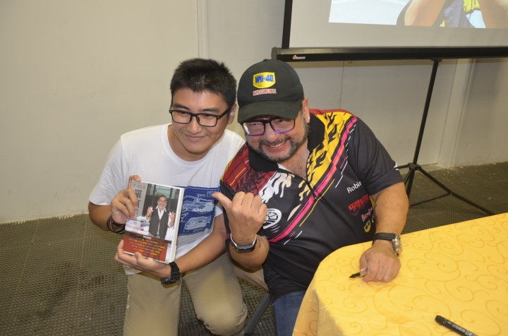 參加老大大陸粉絲見面會,robin和kiki和我們一起分享賽車的點點滴滴