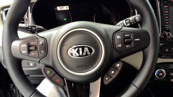 實用至上-KIA Carens CRDi 我的家庭MPV