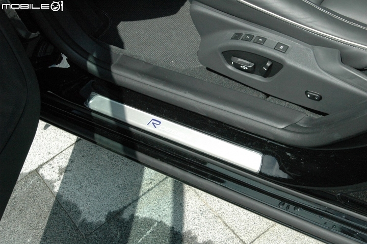 VOLVO V60 T6 R-Design 306 HP強悍馬力勁道十足