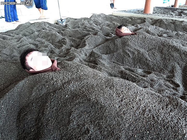 鹿兒島指宿砂浴 體驗被溫泉砂埋起來的快感