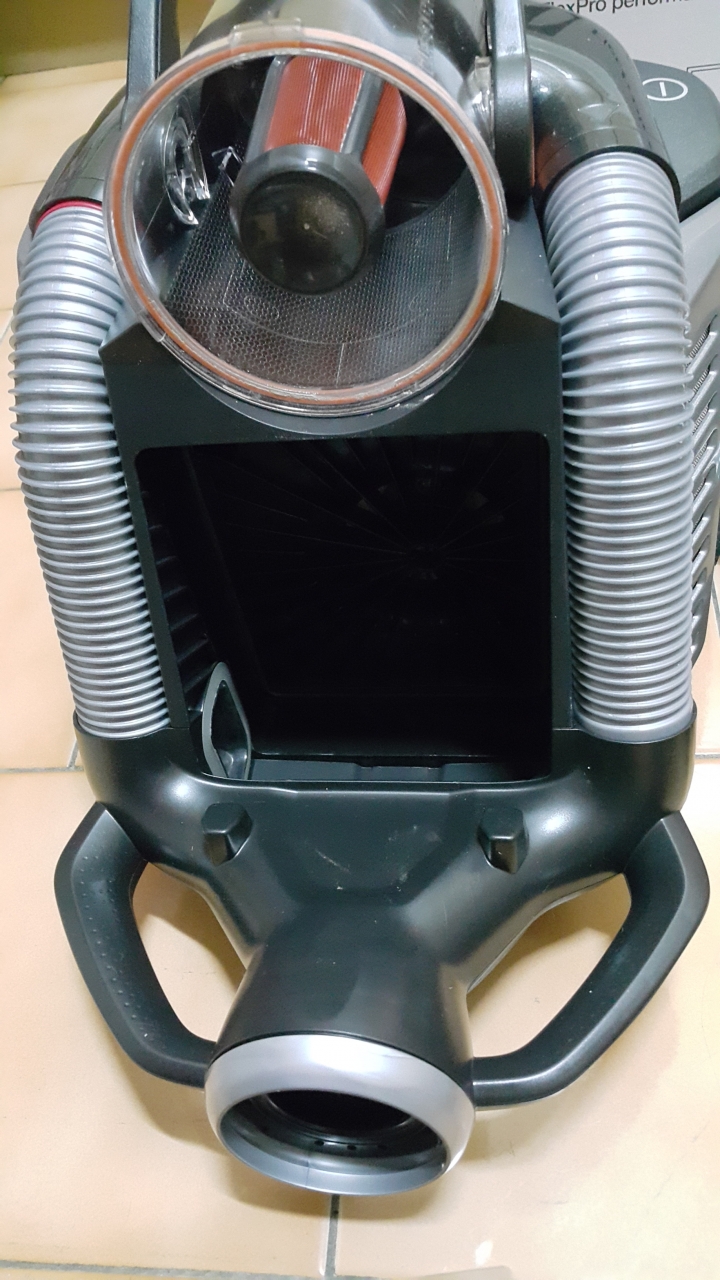Electrolux瑞典伊萊克斯頂級及塵盒電動除螨吸塵器 ZUF4207ACT【歐洲原裝】開箱文及使用心得