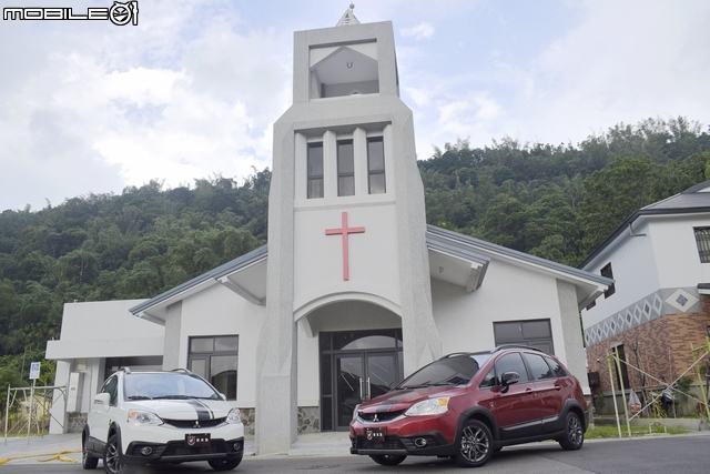來去尬籃球吧!開著Colt Plus X-Sports勁攻版去阿里山最高的學府香林國小來個三對三鬥牛挑戰賽!