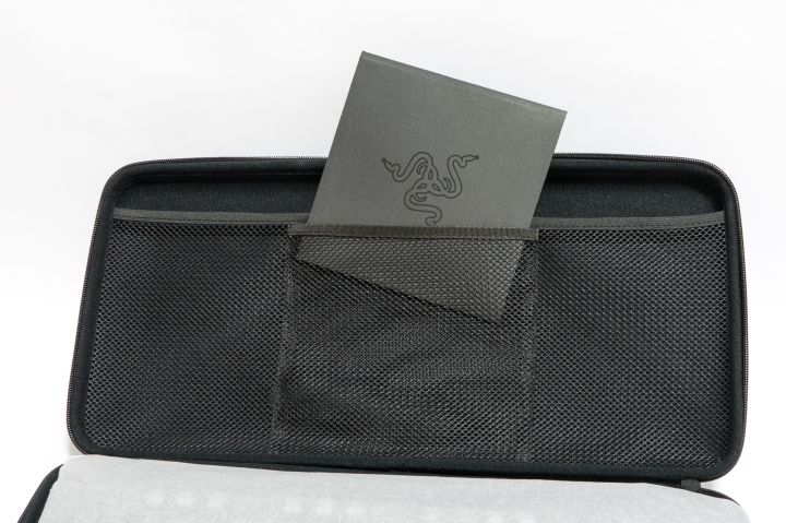 【開箱】Razer 黑寡婦 TE Stealth Chroma + Shine 4 & KBT 古式鍵帽