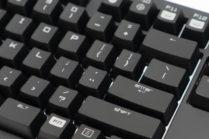 【開箱】Razer 黑寡婦 TE Stealth Chroma + Shine 4 & KBT 古式鍵帽