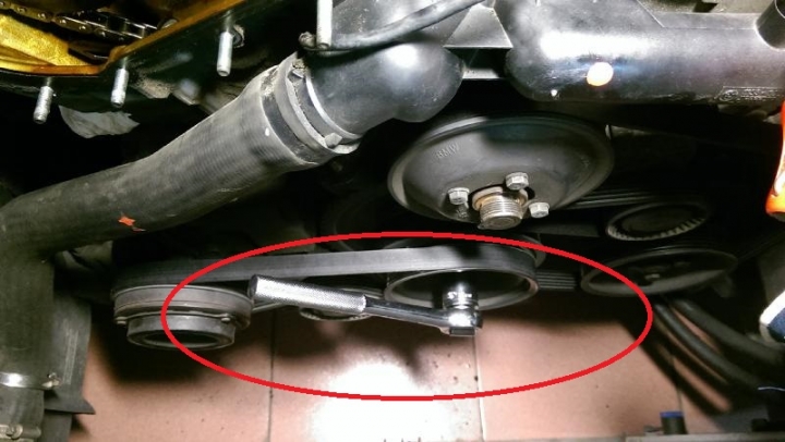 【DIY】引擎吃機油、排氣管冒白煙,更換汽門油封...