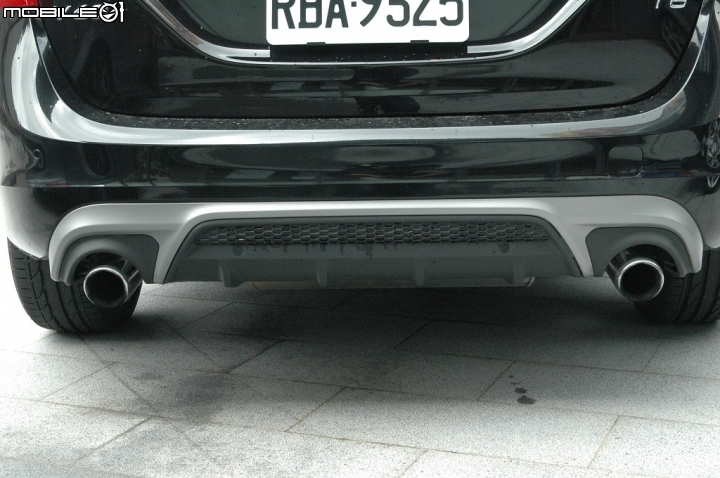 VOLVO V60 T6 R-Design 306 HP強悍馬力勁道十足