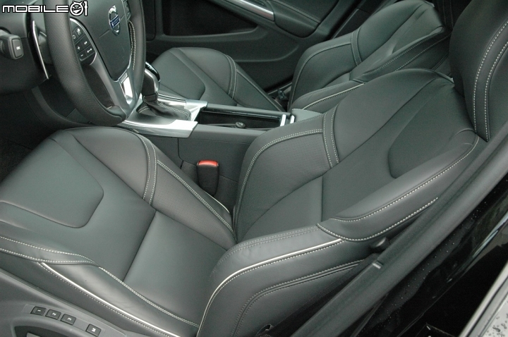 VOLVO V60 T6 R-Design 306 HP強悍馬力勁道十足