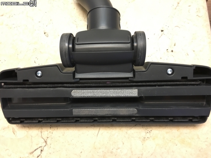 平價打掃的好幫手!伊萊克斯吸塵器-ZCS2000