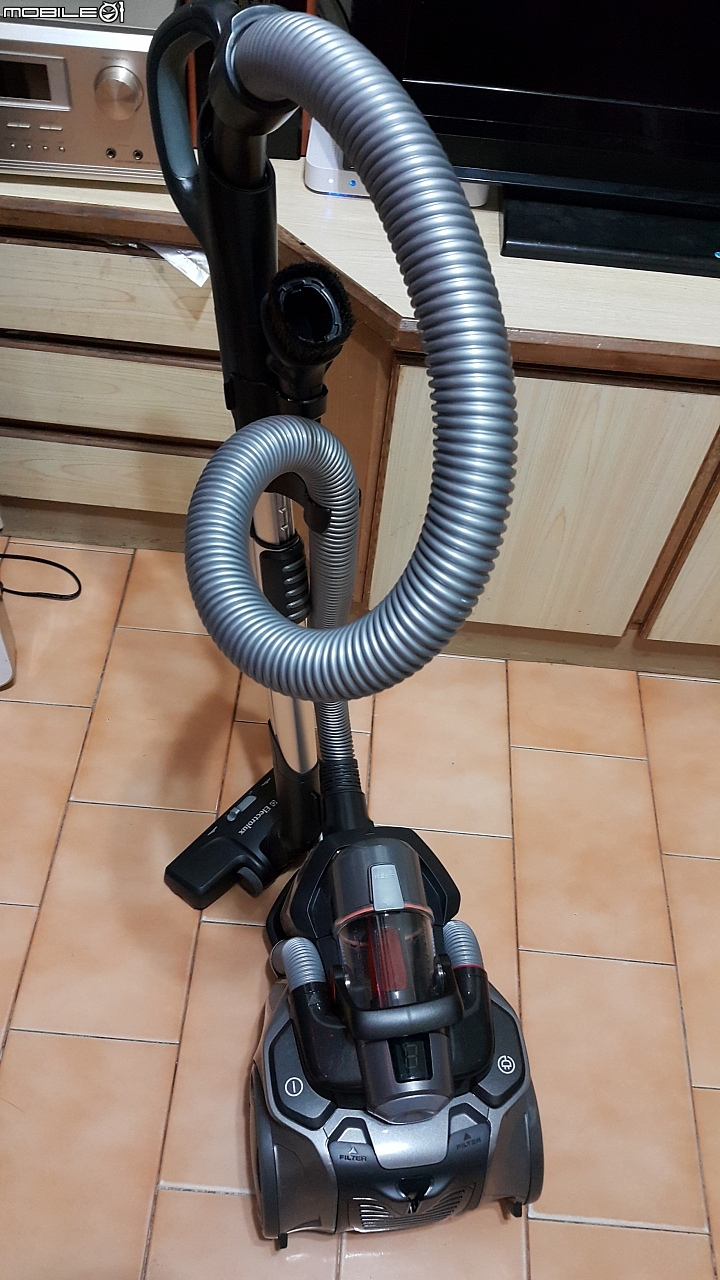 Electrolux瑞典伊萊克斯頂級及塵盒電動除螨吸塵器 ZUF4207ACT【歐洲原裝】開箱文及使用心得