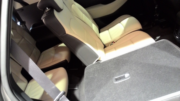 實用至上-KIA Carens CRDi 我的家庭MPV