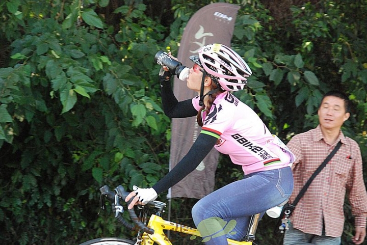 我的第一場俱樂部聯賽 -玉山塔塔加 72km,4個半小時完賽啦!!!!
