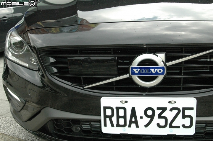 VOLVO V60 T6 R-Design 306 HP強悍馬力勁道十足