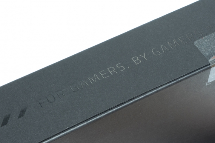 【開箱】Razer 黑寡婦 TE Stealth Chroma + Shine 4 & KBT 古式鍵帽