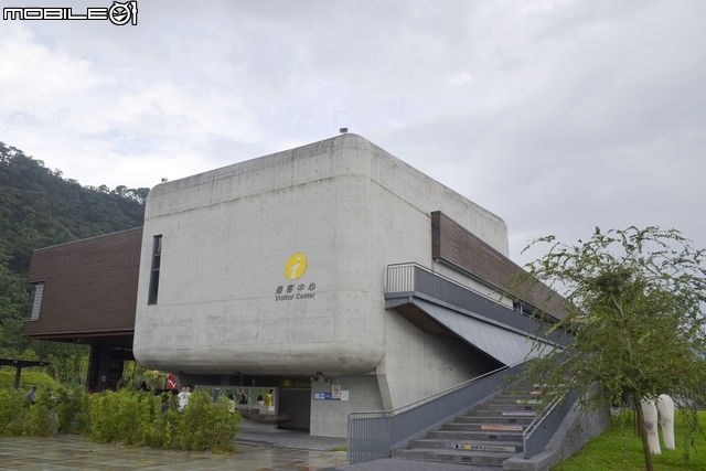 來去尬籃球吧!開著Colt Plus X-Sports勁攻版去阿里山最高的學府香林國小來個三對三鬥牛挑戰賽!
