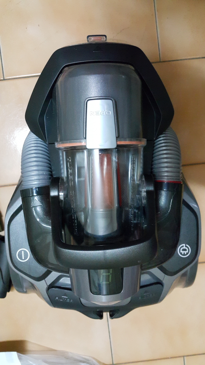 Electrolux瑞典伊萊克斯頂級及塵盒電動除螨吸塵器 ZUF4207ACT【歐洲原裝】開箱文及使用心得