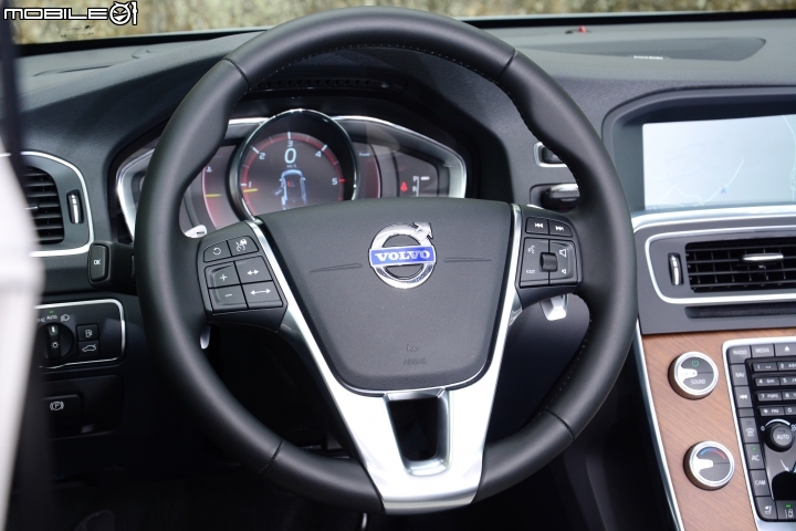 營造跨界風格 Volvo V60 Cross Country D4