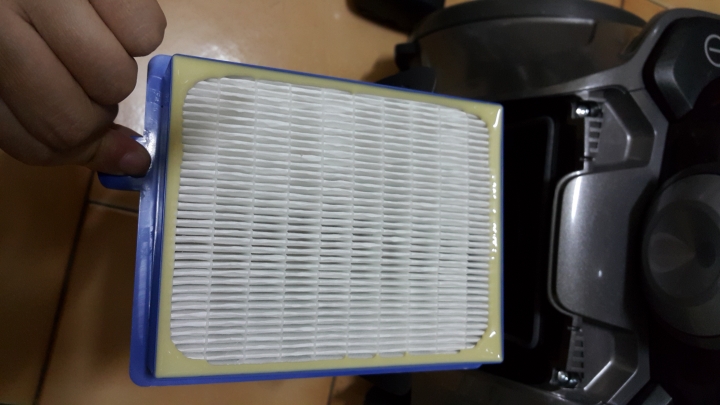 Electrolux瑞典伊萊克斯頂級及塵盒電動除螨吸塵器 ZUF4207ACT【歐洲原裝】開箱文及使用心得