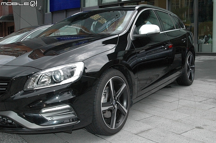 VOLVO V60 T6 R-Design 306 HP強悍馬力勁道十足