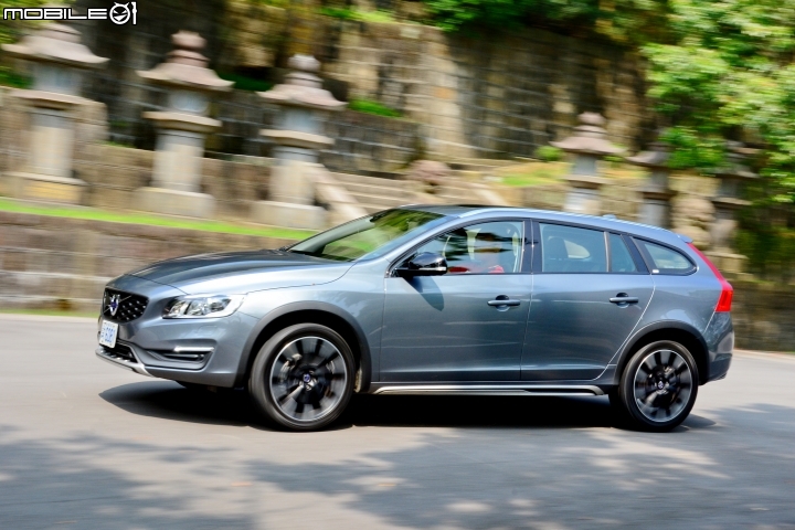 營造跨界風格 Volvo V60 Cross Country D4
