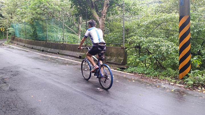 單車騎陡坡瘦的特別快我要挑戰這位大大的陡坡排行榜