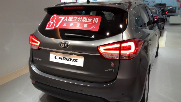 實用至上-KIA Carens CRDi 我的家庭MPV