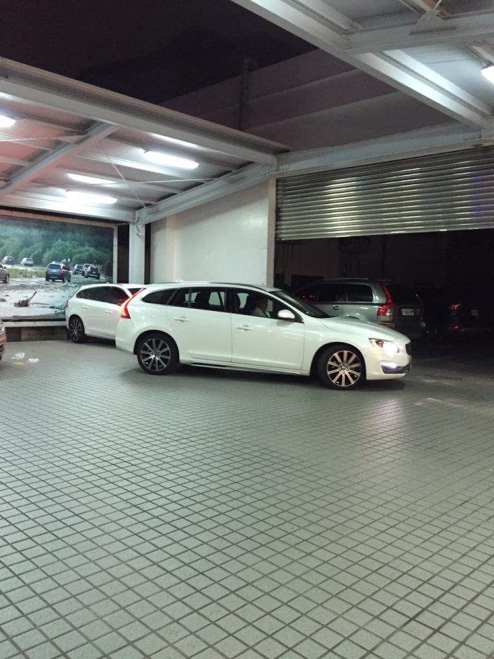 Volvo V60 D4 旗艦版 試駕體驗分享