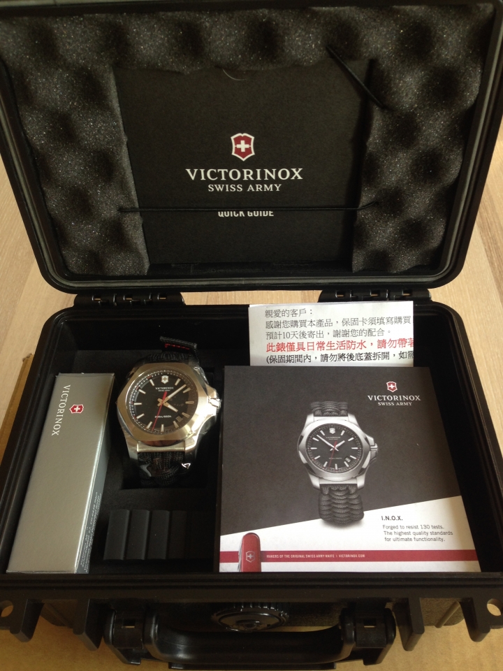 『開箱』Victorinox 維氏 INOX 軍事標準專業套組錶