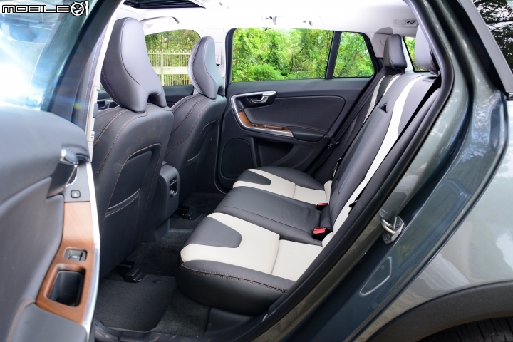 營造跨界風格 Volvo V60 Cross Country D4