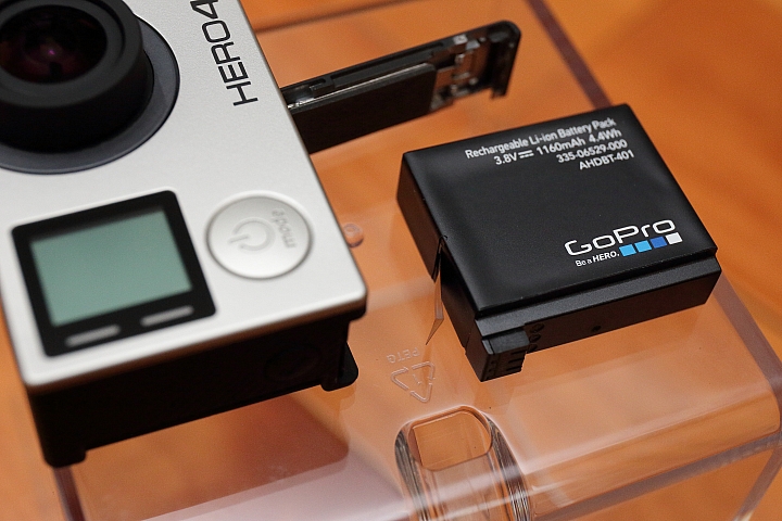遲來的GoPro Hero 4 Black與Sony FDR-CX 900攝影機開箱