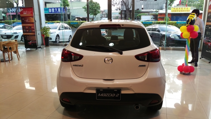 Mazda 2 賞車分享