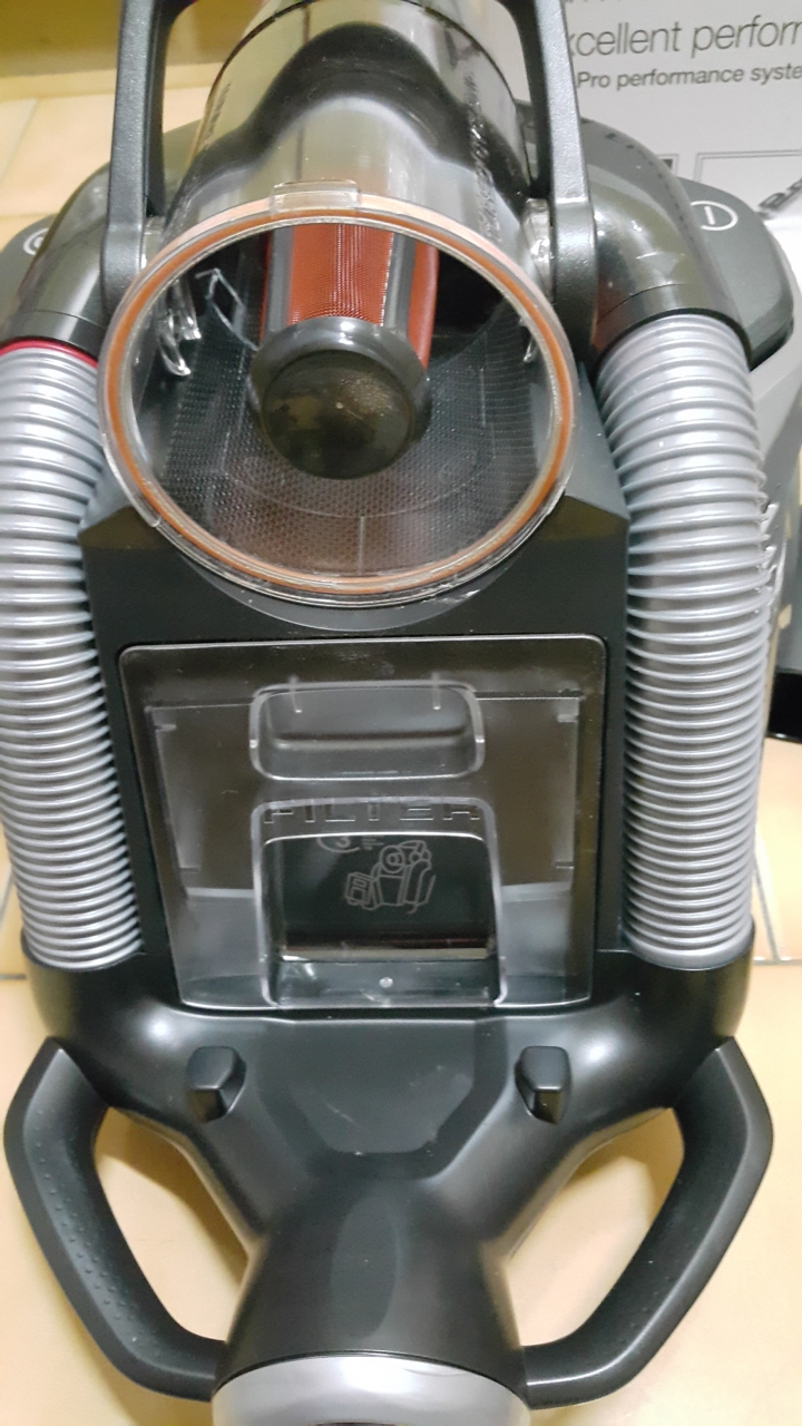 Electrolux瑞典伊萊克斯頂級及塵盒電動除螨吸塵器 ZUF4207ACT【歐洲原裝】開箱文及使用心得