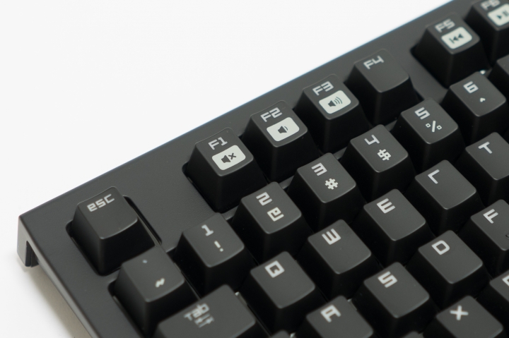 【開箱】Razer 黑寡婦 TE Stealth Chroma + Shine 4 & KBT 古式鍵帽