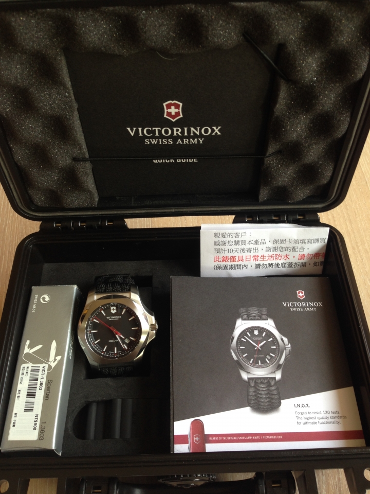 『開箱』Victorinox 維氏 INOX 軍事標準專業套組錶