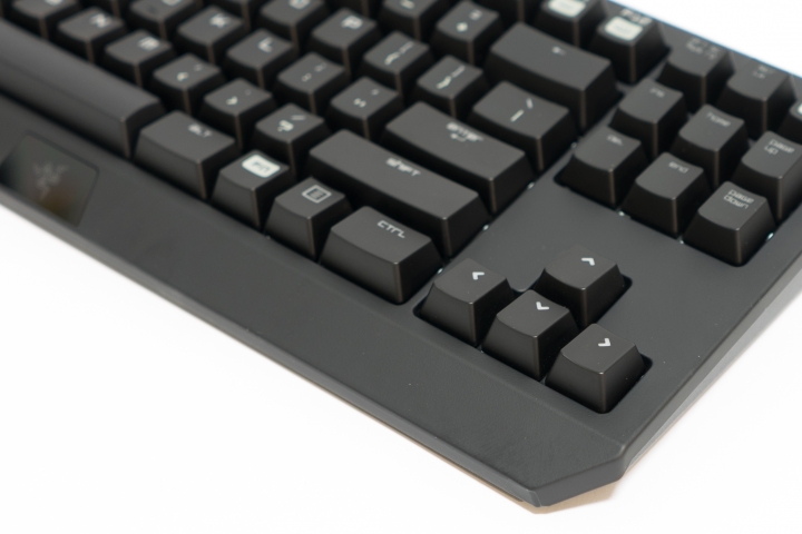 【開箱】Razer 黑寡婦 TE Stealth Chroma + Shine 4 & KBT 古式鍵帽