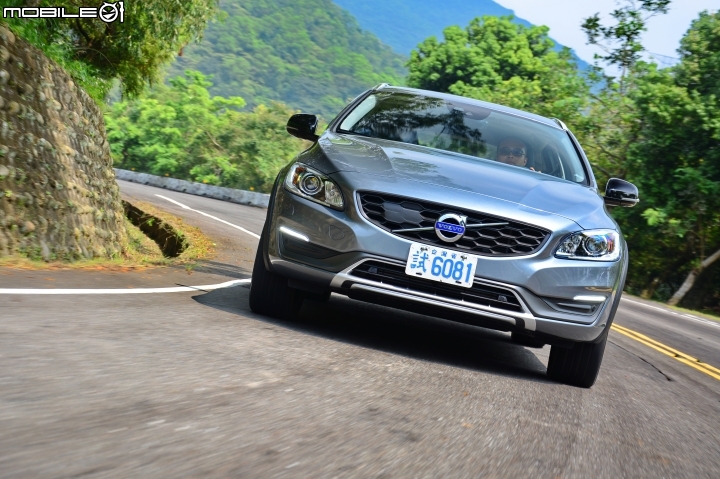營造跨界風格 Volvo V60 Cross Country D4