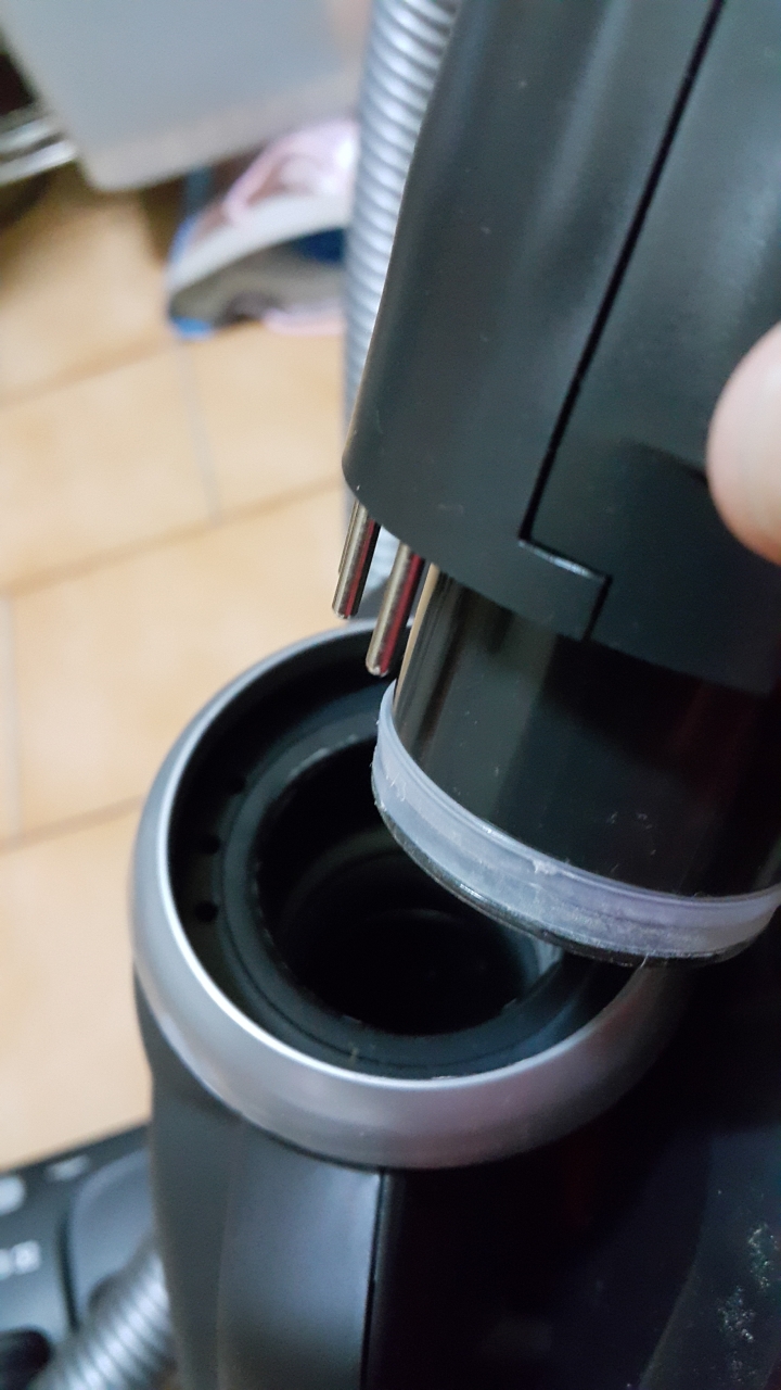 Electrolux瑞典伊萊克斯頂級及塵盒電動除螨吸塵器 ZUF4207ACT【歐洲原裝】開箱文及使用心得