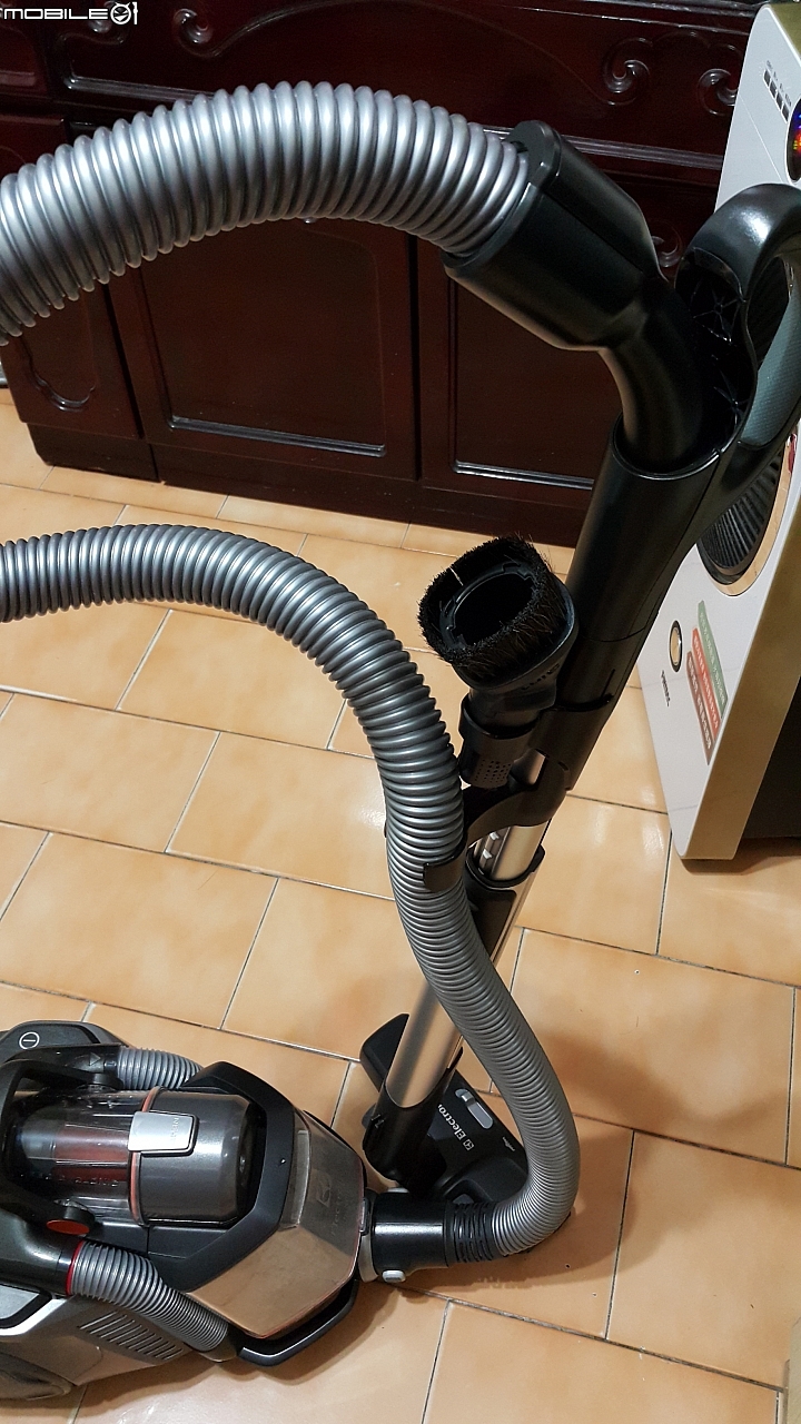 Electrolux瑞典伊萊克斯頂級及塵盒電動除螨吸塵器 ZUF4207ACT【歐洲原裝】開箱文及使用心得