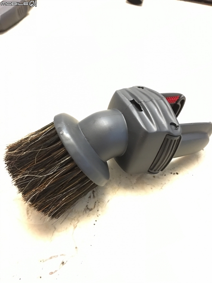 平價打掃的好幫手!伊萊克斯吸塵器-ZCS2000