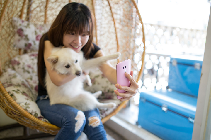 最超值的自拍神機,ASUS ZenFone Selfie 女孩不需再煩惱素顏自拍問題