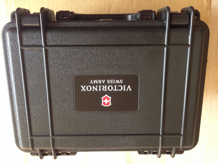 『開箱』Victorinox 維氏 INOX 軍事標準專業套組錶