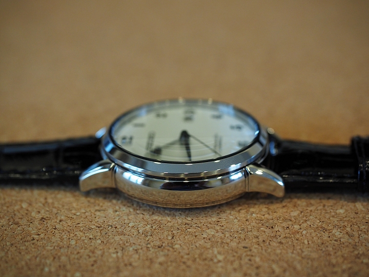 古典珐琅面的SEIKO SARX027