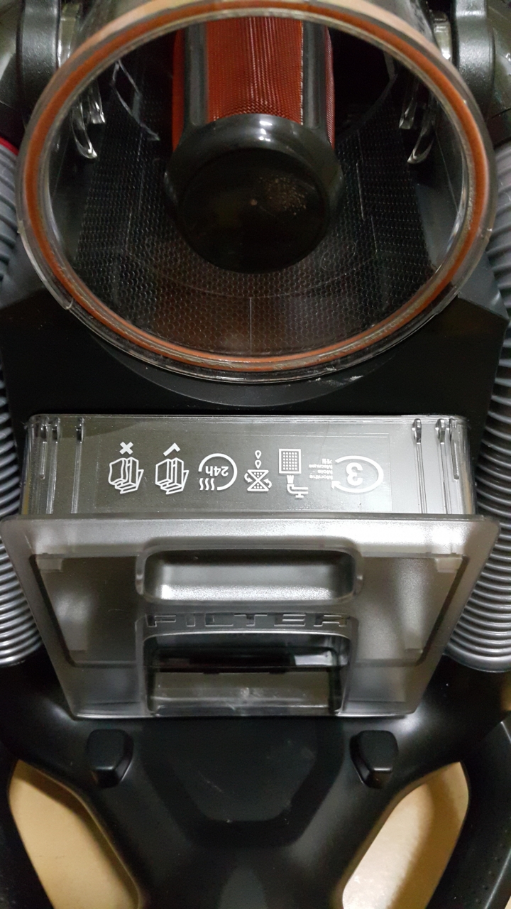 Electrolux瑞典伊萊克斯頂級及塵盒電動除螨吸塵器 ZUF4207ACT【歐洲原裝】開箱文及使用心得