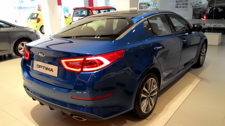實用至上-KIA Carens CRDi 我的家庭MPV
