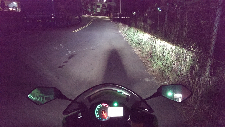 ZX-6R 改 Philips X-treme Ultinon LED H11 6000k 近燈